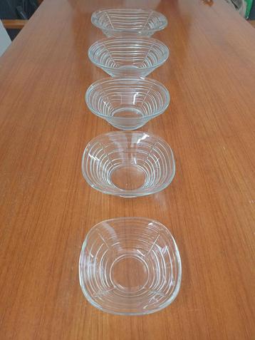  Prachtige set vintage nestschalen van glas, puntgaaf  beschikbaar voor biedingen