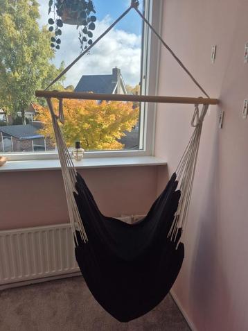 Hangstoel beschikbaar voor biedingen