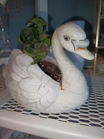 Vintage Zwaan Bloempot beschikbaar voor biedingen