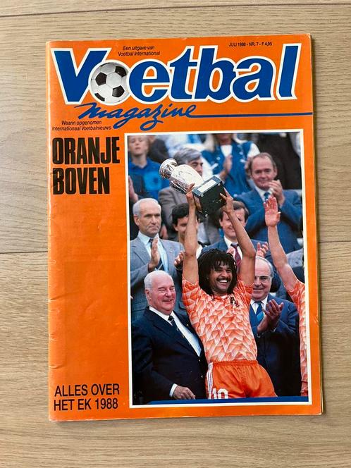 Uniek! Tijdschrift EK88 + originele krantenknipsels, Verzamelen, Sportartikelen en Voetbal, Boek of Tijdschrift, Ophalen of Verzenden