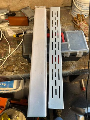 Tegelrooster 60 cm beschikbaar voor biedingen