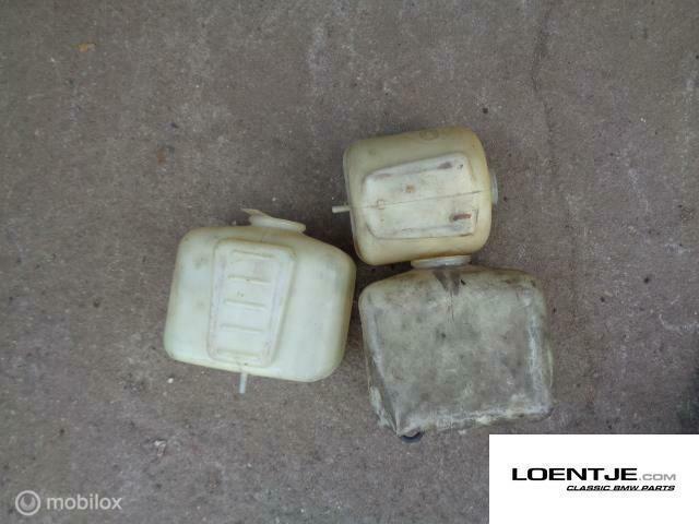 Ruitensproeier reservoir potje bmw 02 e3 e9 etc, Auto-onderdelen, Ruiten en Toebehoren, BMW, Gebruikt, Ophalen of Verzenden