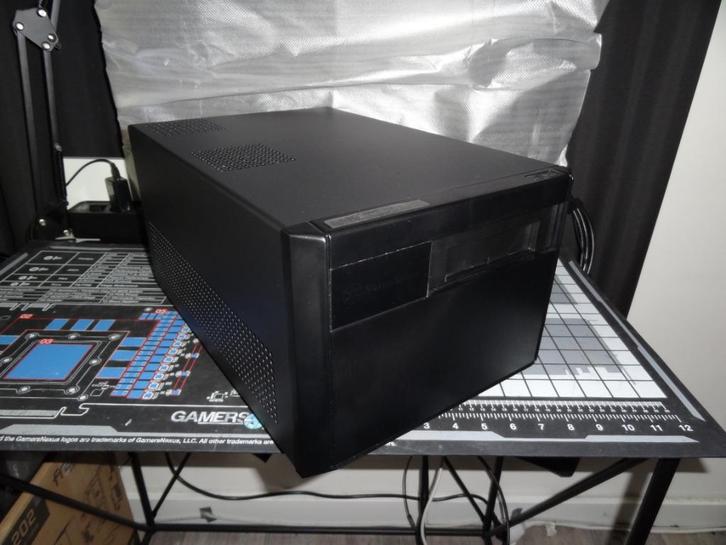 TrueNAS PC: R5 5500 | 16GB RAM |250GB NVME| 4x2TB HDD, 2xSSD, Computers en Software, Desktop Pc's, Zo goed als nieuw, 3 tot 4 Ghz