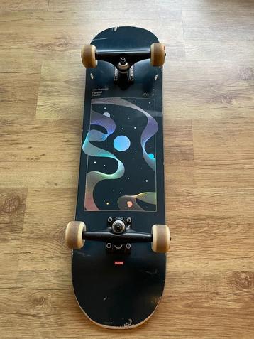 Globe Skateboard 8.25 inch beschikbaar voor biedingen