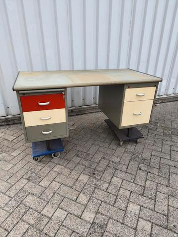 Industrieel Bureau van Gispen (Model 78) A.R. Cordemeyer
 beschikbaar voor biedingen