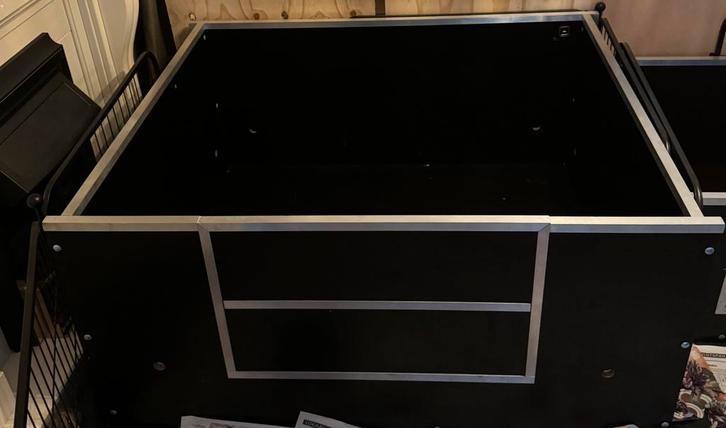 WERPKIST, Dieren en Toebehoren, Hondenhokken, Zo goed als nieuw, Hondenhok, Minder dan 65 cm, 110 cm of meer, Ophalen of Verzenden