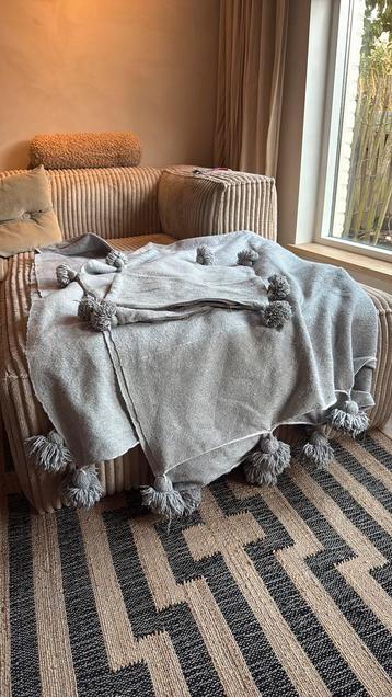 Marokkaans pompom kleed sprei met kussenhoes beschikbaar voor biedingen