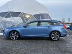 Volvo V60 1.6 T3 R-Design | Trekhaak | Navigatie | Bluetooth, Auto's, Volvo, Gebruikt, Zwart, 4 cilinders, Blauw