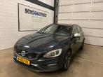 Volvo V60 D6 215pk Plug-in Hybrid 2014 Grijs, Auto's, 1849 kg, Zwart, Zilver of Grijs, Te koop