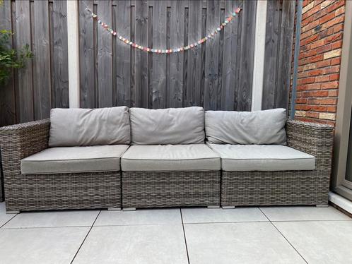 Te koop aangeboden: Loungebank, Tuin en Terras, Tuinsets en Loungesets, Gebruikt, Loungeset, Wicker, 3 zitplaatsen, Bank, Ophalen
