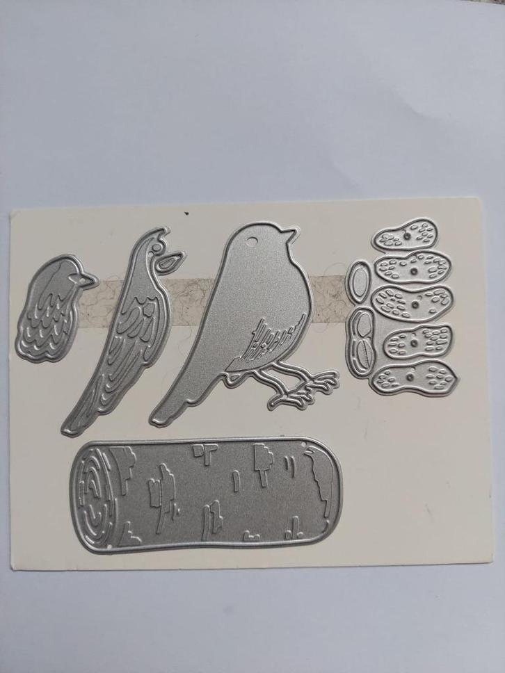 Nieuwe stans Vogel pinda's en boomstam, Hobby en Vrije tijd, Kaarten | Zelf maken, Nieuw, Pons of Mal, Ophalen