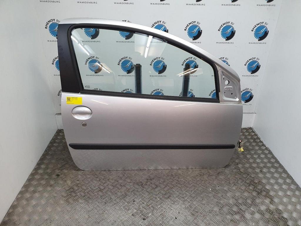 PEUGEOT 107 1.0-12V XS PORTIER RV 2006, Auto-onderdelen, Gebruikt, Deur, Ophalen of Verzenden, Stiba lid