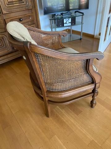 stoeltje / fauteuil beschikbaar voor biedingen