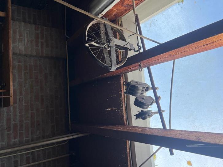 Oude katrollen en smeedijzeren hijswiel, Antiek en Kunst, Antiek | Gereedschap en Instrumenten, Ophalen