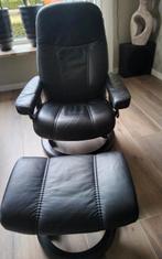 Relax stoel met hocker, Huis en Inrichting, Ophalen, Zo goed als nieuw, Zwart, Eén