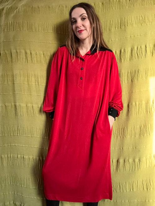 Vintage oversized rode jurk L / Large / 40 - rood - zwart, Kleding | Dames, Jurken, Zo goed als nieuw, Maat 38/40 (M), Rood, Onder de knie