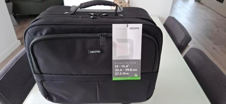 Superhandige trolley voor naar werk en zakenreis, Computers en Software, Laptoptassen, Zo goed als nieuw, Trolleytas, 17 inch of meer