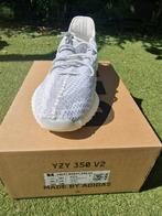 Yeezy 350 V2 - Static - maat 45 1/3, Kleding | Heren, Schoenen, Overige kleuren, Nieuw, Ophalen of Verzenden, Sneakers of Gympen