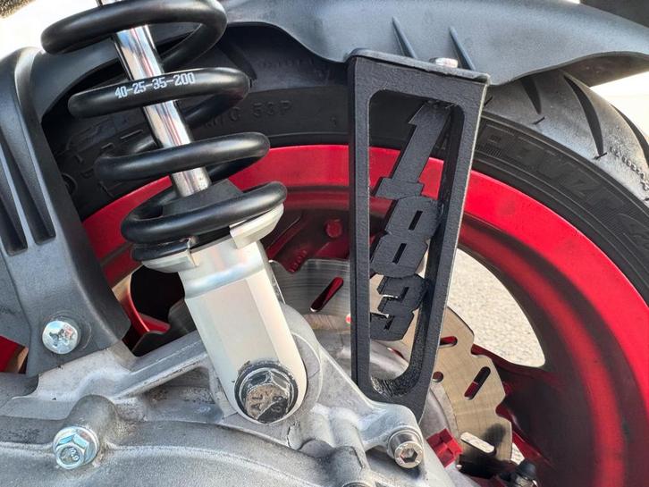 Achterspatbord Steun Gilera Runner 125-180-183, Motoren, Tuning en Styling, Verzenden