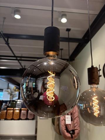 Hang lamp beschikbaar voor biedingen