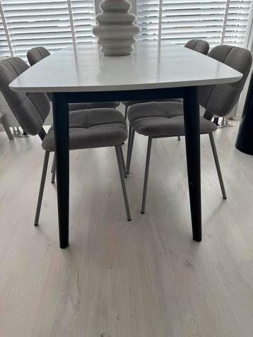 Eettafel 150x80 beschikbaar voor biedingen