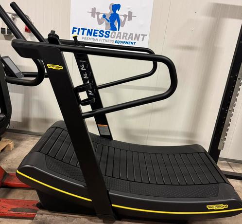 Technogym Skillmill met Console Loopband skill mill Curved, Sport en Fitness, Fitnessmaterialen, Zo goed als nieuw, Overige typen