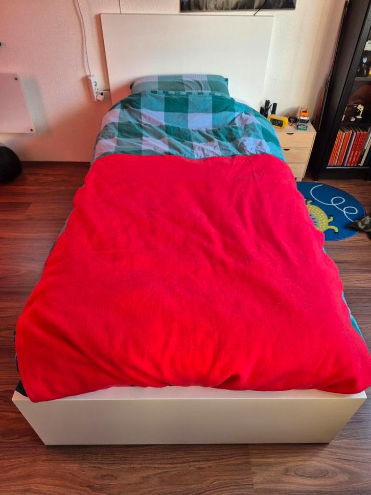 Ikea malm bed 90 x 200, Huis en Inrichting, Slaapkamer | Complete slaapkamers, Gebruikt, Eenpersoons, Ophalen