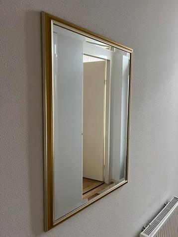 Facet geslepen spiegel met gouden rand 75 x 55  beschikbaar voor biedingen