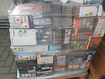 13 Pallets met design en buitenlampen ledverlichting. beschikbaar voor biedingen