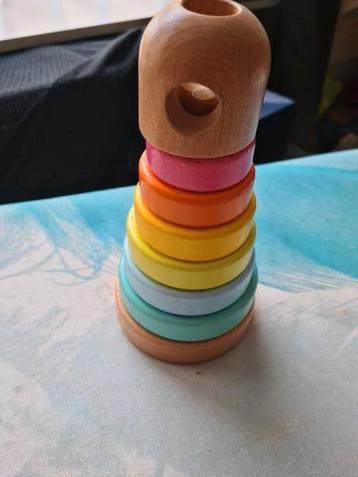 Houten speelgoed  en spellen,  poppenhuis poppetjes  beschikbaar voor biedingen