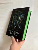 These Rebel Waves - Sara Raasch, Boeken, Ophalen of Verzenden, Zo goed als nieuw