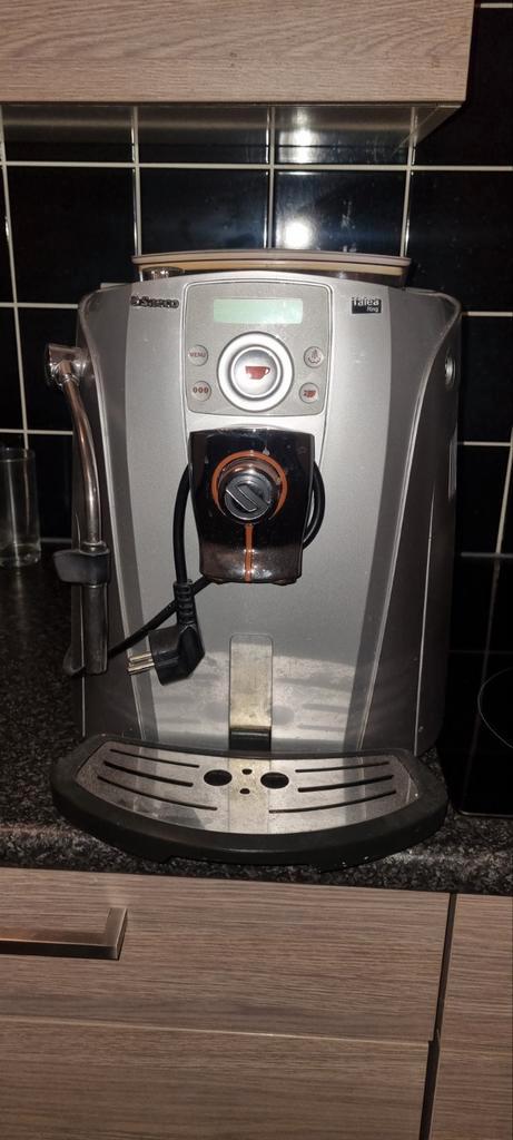 Saeco espresso koffiemachine met bonnen., Witgoed en Apparatuur, Koffiezetapparaten, Zo goed als nieuw, Gemalen koffie, Koffiebonen