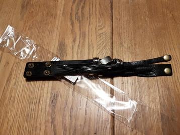 NIEUWE armband - zwart - met bedels beschikbaar voor biedingen