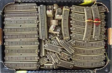 Marklin rails met doorlopende middenrail - ruim 230 delen beschikbaar voor biedingen
