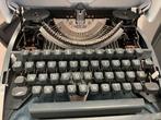 Olympia Monica typemachine in draagkoffer, Ophalen of Verzenden, Zo goed als nieuw