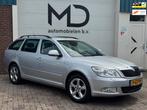 Skoda Octavia Combi 1.4 TSI Ambition -DSG-Trekhaak-Xenon, Euro 5, Stof, Gebruikt, Zwart