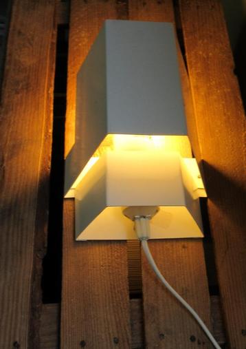 Anvia design retro wandlamp jaren 70/80 beschikbaar voor biedingen