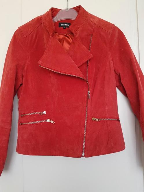 Suedine rode jas maat 36 / S  rood als nieuw, Kleding | Dames, Jasjes, Kostuums en Pakken, Zo goed als nieuw, Maat 36 (S), Rood