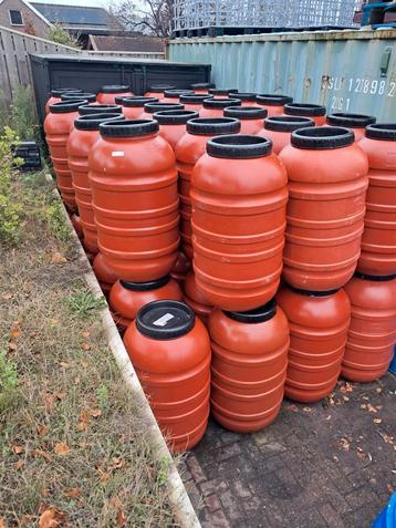 220 liter vaten tonnen  beschikbaar voor biedingen