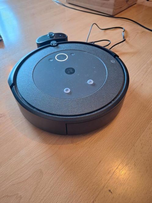 iRobot Roomba i5 Robotstofzuiger, Witgoed en Apparatuur, Stofzuigers, Gebruikt, Robotstofzuiger, Minder dan 1200 watt, Reservoir