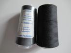 2 Grote klossen met machine garen, Ophalen, Zo goed als nieuw, Garen of Naald(en)