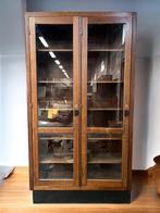 Vintage XL hoge industriële  vitrinekast / apotheekkast, Ophalen