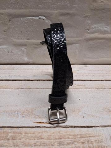 Zwarte riem met een glittertje 95 cm beschikbaar voor biedingen