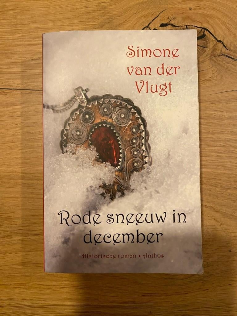 Boek Rode Sneeuw in december, Boeken, Ophalen of Verzenden, Zo goed als nieuw, Simone van der Vlugt