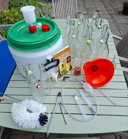 cider/wijn startersspullen o.a. gistingsvat met waterslot, Hobby en Vrije tijd, Overige Hobby en Vrije tijd, Zo goed als nieuw