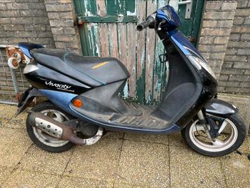 Peugeot vivacity scooter blauw kenteken  beschikbaar voor biedingen