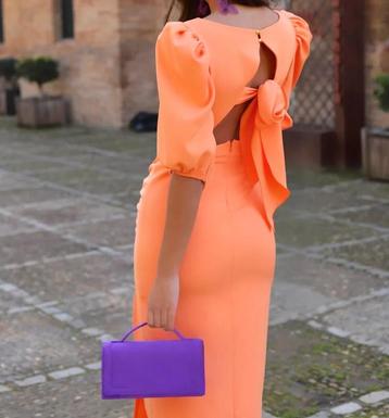 Feversave jurk koraalkleur mooie accenten op de rug 42/44 beschikbaar voor biedingen