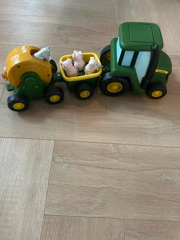 John Deere Tractor met Dieren beschikbaar voor biedingen