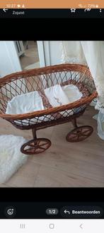 Rotan babywieg  (.45 jaar oud) nostalgie, Kinderen en Baby's, Babywiegjes en Ledikanten, Ophalen, Gebruikt, Wieg