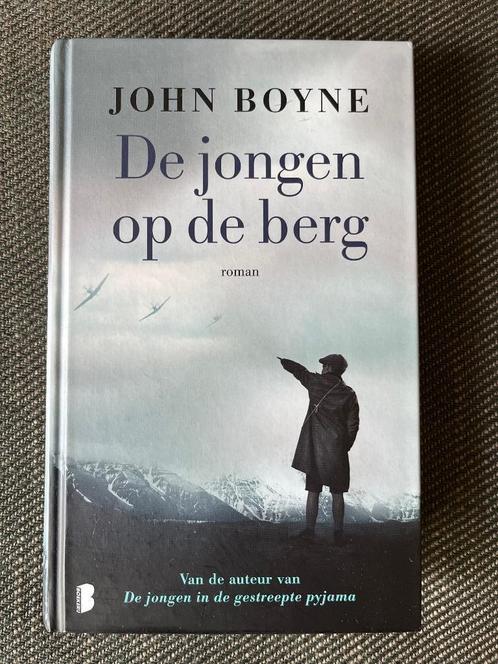 John Boyne - De jongen op de berg., Boeken, Romans, Zo goed als nieuw, Ophalen of Verzenden